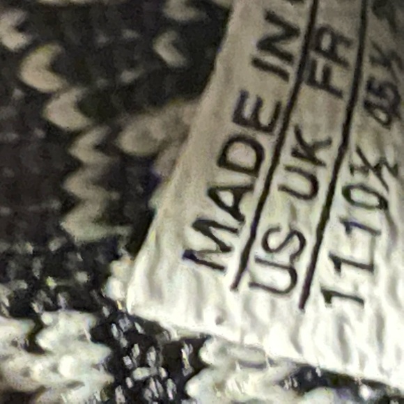 Adidas Yeezy Boost 350 Turtle Dove Size 11 - Picture 8 of 16